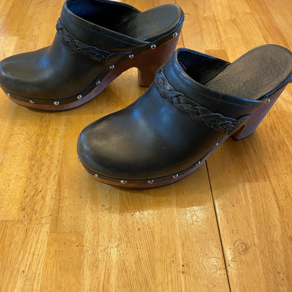 Ugg’s Mule - image 7